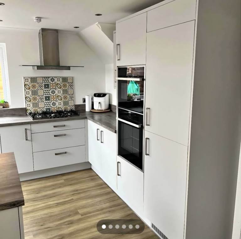 Howden's Kitchen - Doors / Worktops