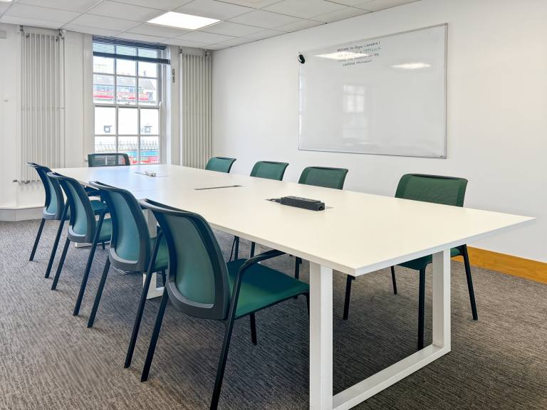 Belfast - BT1 1LU \ Customisable Large Office for Rent