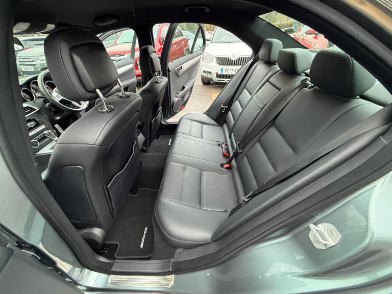 2011 Mercedes-Benz C Class C220 CDI BlueEFFICIENCY Sport 4dr Auto SALOON DIESEL Automatic