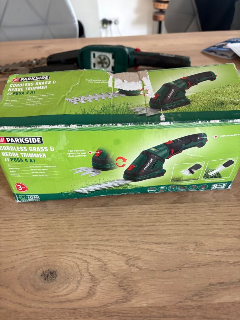 Cordless shrub shearer