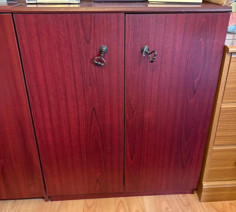 2 storage cupboards 