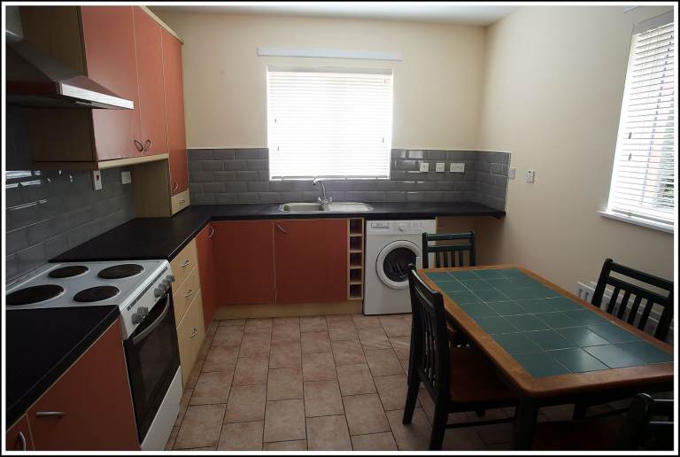 Bright 4 Bed Home – Ulsterville Avenue BT9 – Ideal for Students, Medical Staff & Professionals