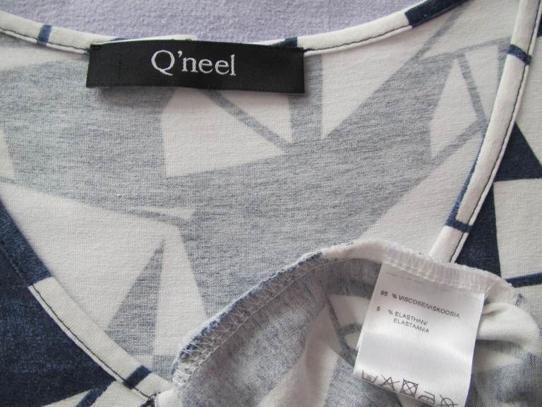 Summer/ beach women's dress by Q'neel, size 12-14 with geometric pattern