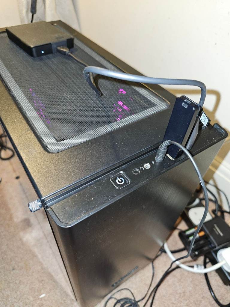 Gaming PC - Ryzen 7 2700X | 32GB RAM | Radeon VII 16GB