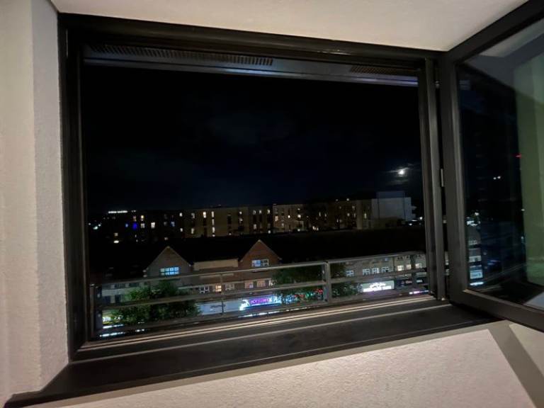 Ensuite room with all amenities