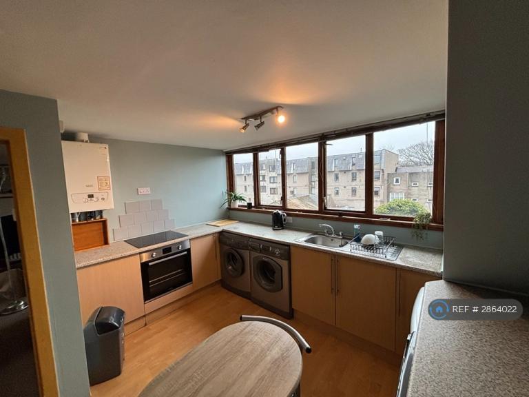 1 bedroom flat in Bon Accord Street, Aberdeen, AB11 (1 bed) (#2864022)