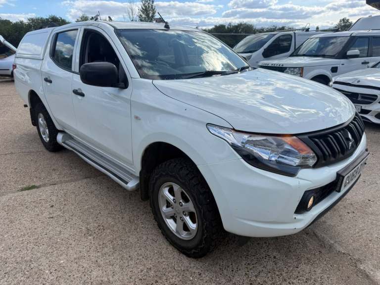 2019 Mitsubishi L200 Double Cab DI-D 151 4Life 4WD Accident Damaged Salvage  PICK UP Diesel Manual