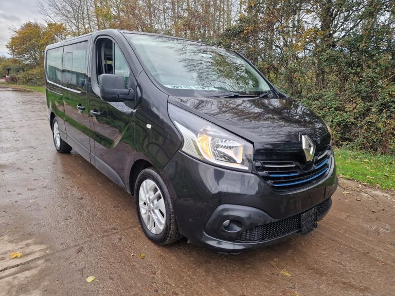 2018 Renault Trafic Black LWB 9 Seat Minibus  Spares &amp; Repairs  Sport  Clean