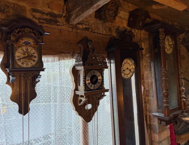 LOT 50-60 ANTIQUE VINTAGE CLOCKS TALL CASE MASTER WALL VIENNA REGULATOR DUTCH CUCKOO 400 DAY MAN