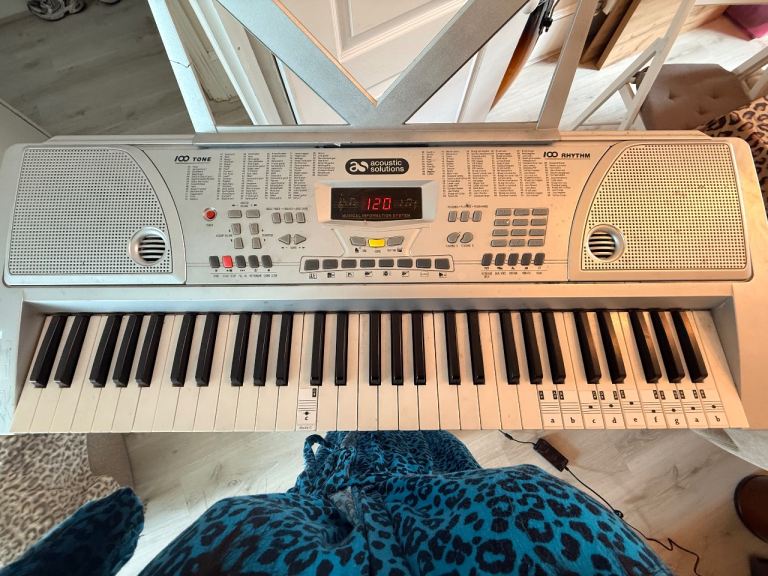 🎹 Acoustic Solutions MK-928 Electronic Keyboard + Stand – £35 ONO
