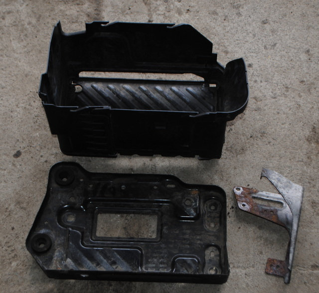 2011-2015 MERCEDES B CLASS W246 BATTERY BOX TRAY