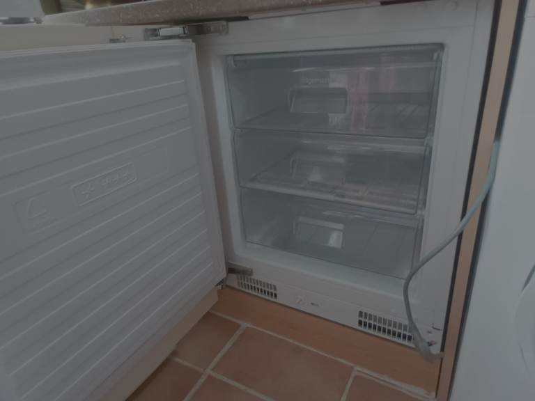 Integrated Freezer 