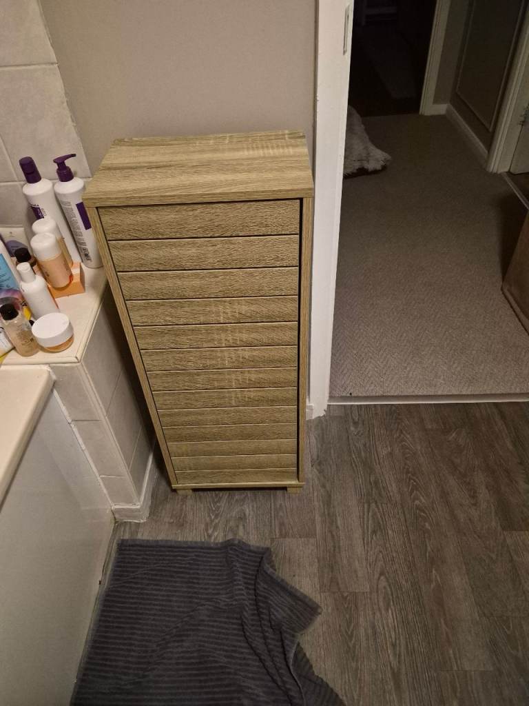 Oak bathroom unit 