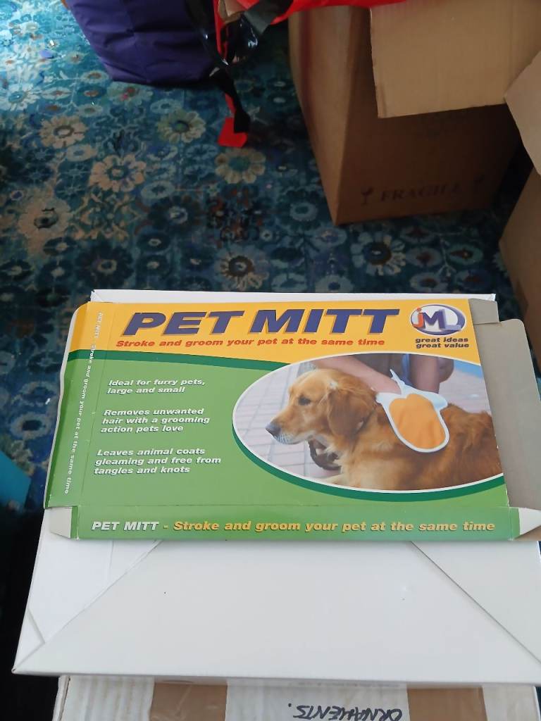 New Pet Mitt Grooming Glove for Dogs and Cats