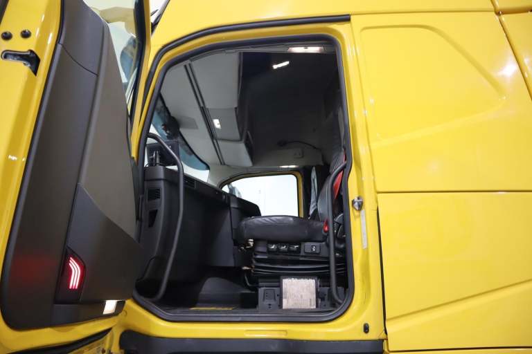 2019 (69 PLATE) Volvo FH460 6x2 Euro 6 Tractor Units