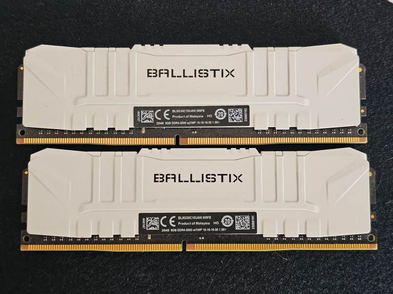 Ballistix 2 x 8GB DDR4-3000 PC RAM Memory