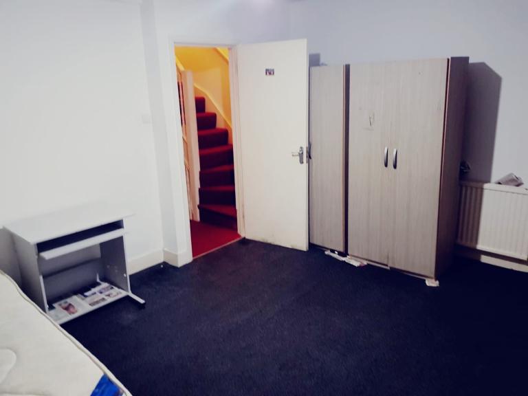 Big master room for family or couples 