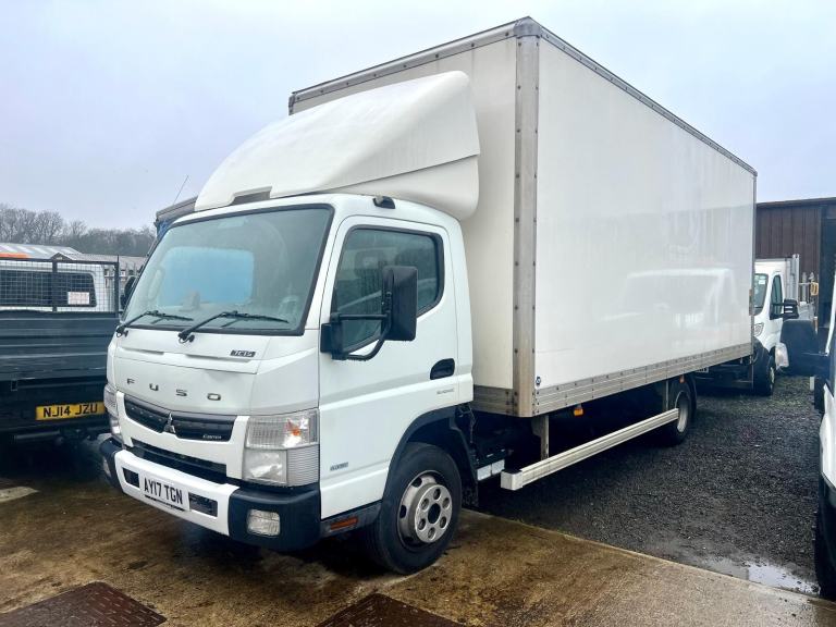 Mitsubishi Canter Fuso 7C15 43 Auto Box with tail lift 2017/17 Registration 