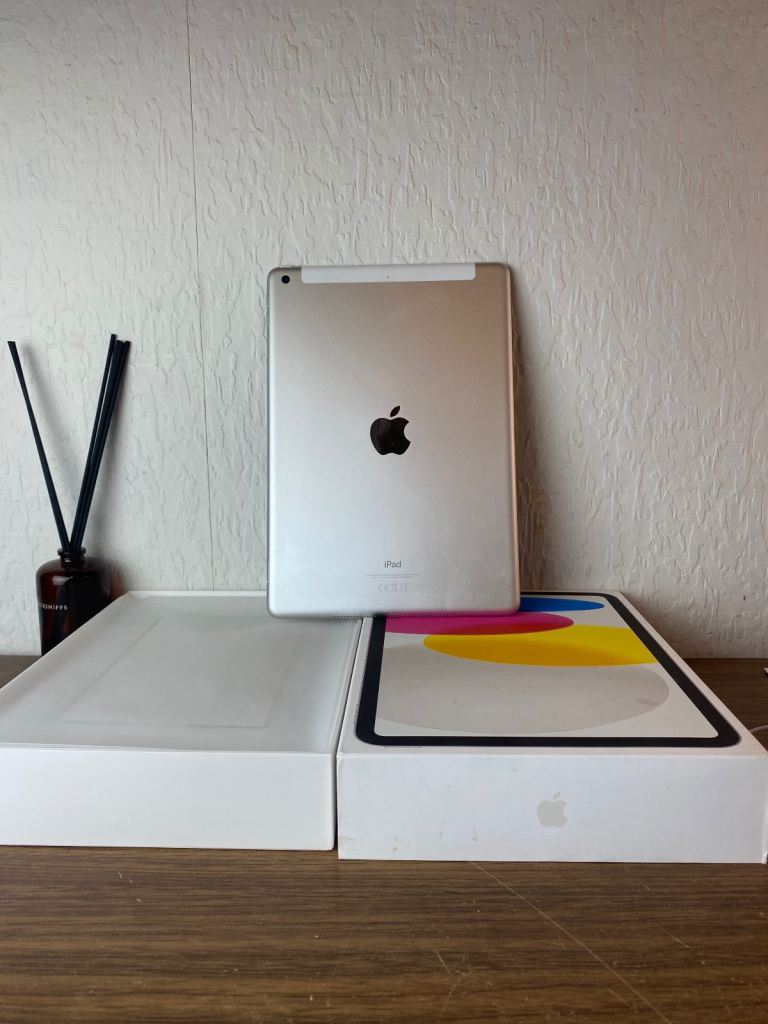 Apple iPad 9th Generation A2602 2021 Cellular 10.2 Wi-Fi 256GB Grey Very Good