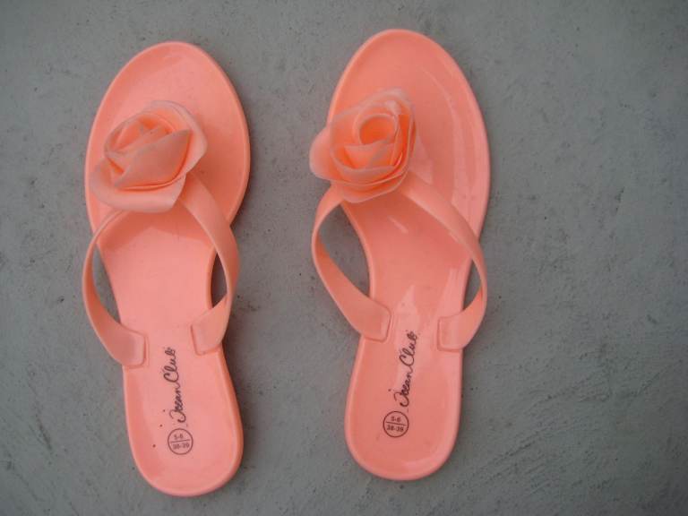 image for Peach Colour Ocean Club Plastic Beach Flip Flops UK Size 5 to 6/EURO Size 38 to 39 for £3.00