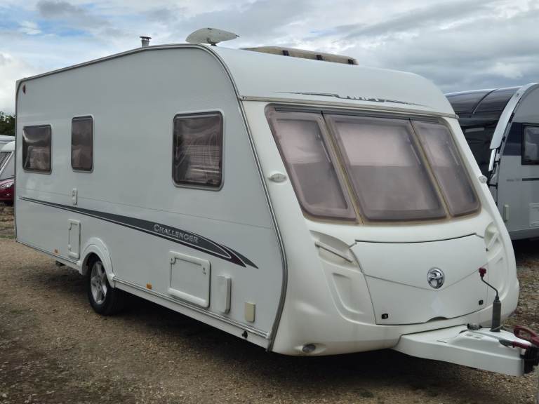 Swift Challenger 510 2007 4 berth single fixed bed caravan with awning