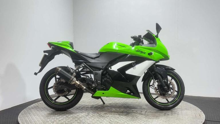 Kawasaki Ninja 2010 24K 33BHP 250CC SPORTS BIKE PROJECT SPARES OR REPAIR