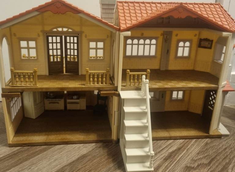 Sylvanian big red roof country house