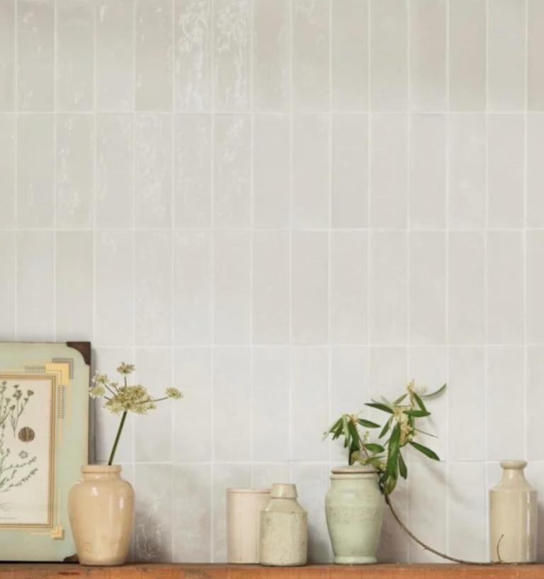 350 Fellini Bianco Gloss tiles Claybrook