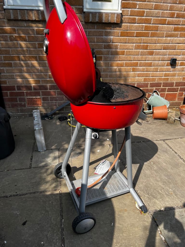 Single Burner Gas Barbecue with Weather Cover