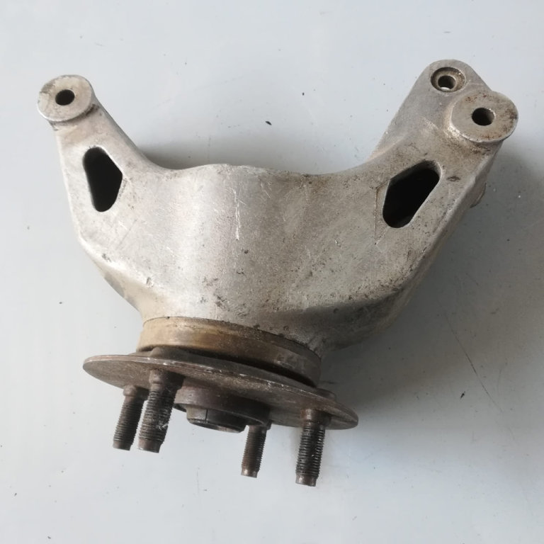 Rear hub for Maserati Merak