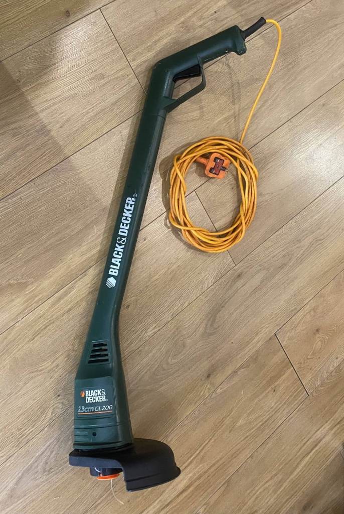 Black & Decker GL200R Electric Grass Trimmer – Fully Working