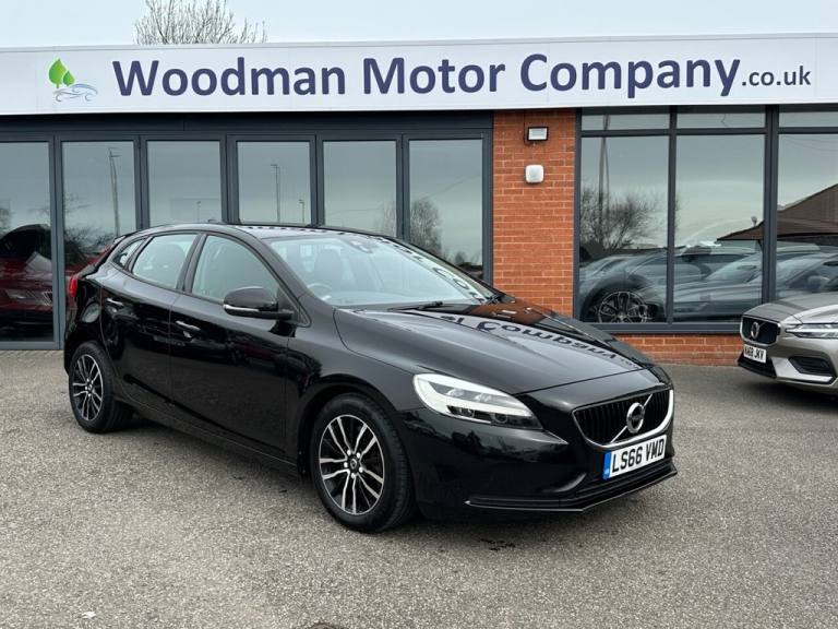 2016 Volvo V40 2.0 D2 Momentum Hatchback 5dr Diesel Auto Euro 6 (s/s) (120 ps) Hatchback Diesel A...