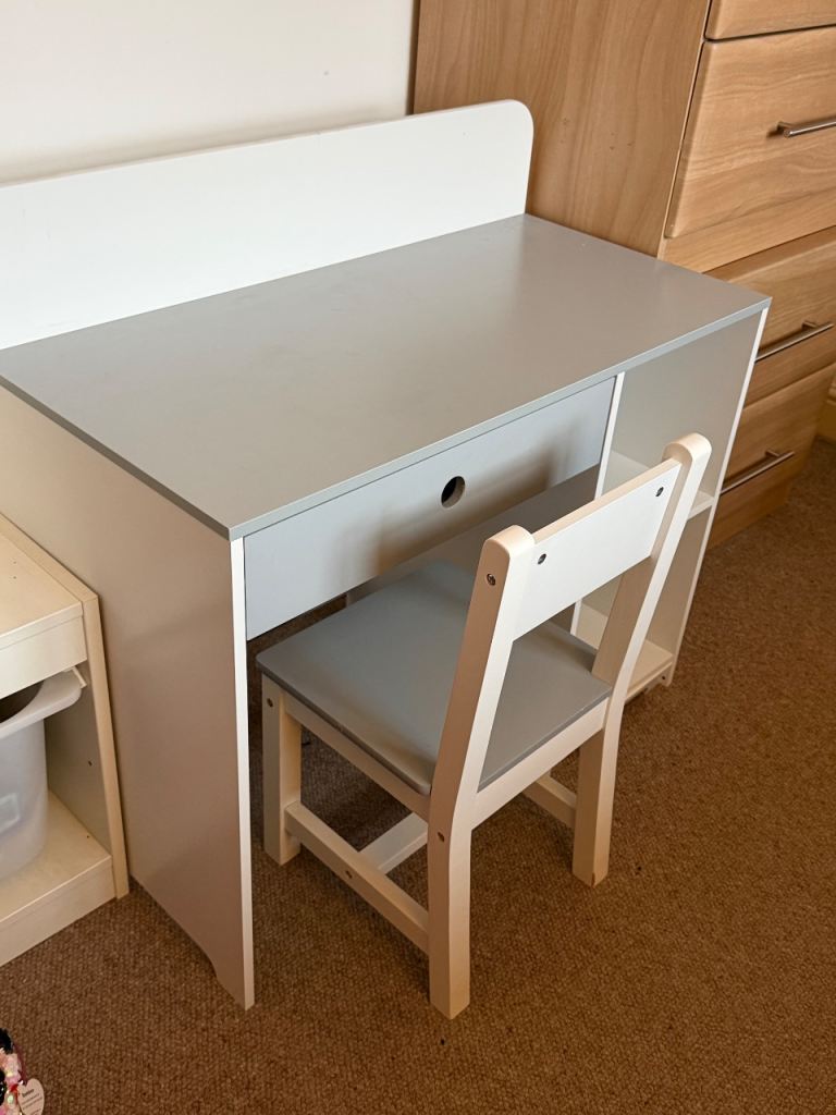 Children’s desk & chair