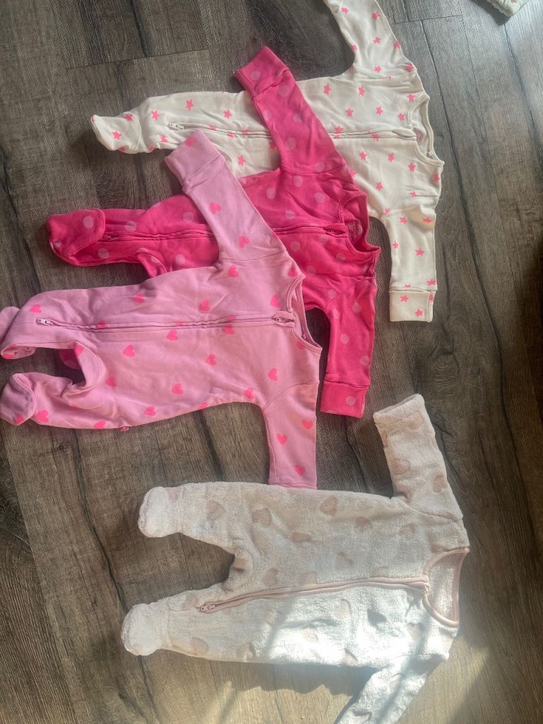 Baby clothes 0-6 m