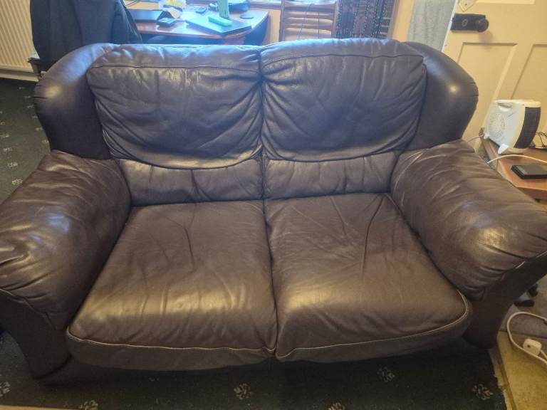 Leather Lounge suite