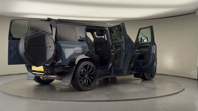 2022 Land Rover Defender 110 3.0 D300 MHEV X-Dynamic HSE SUV 5dr Diesel Auto 4WD Euro 6 (s/s) (30...