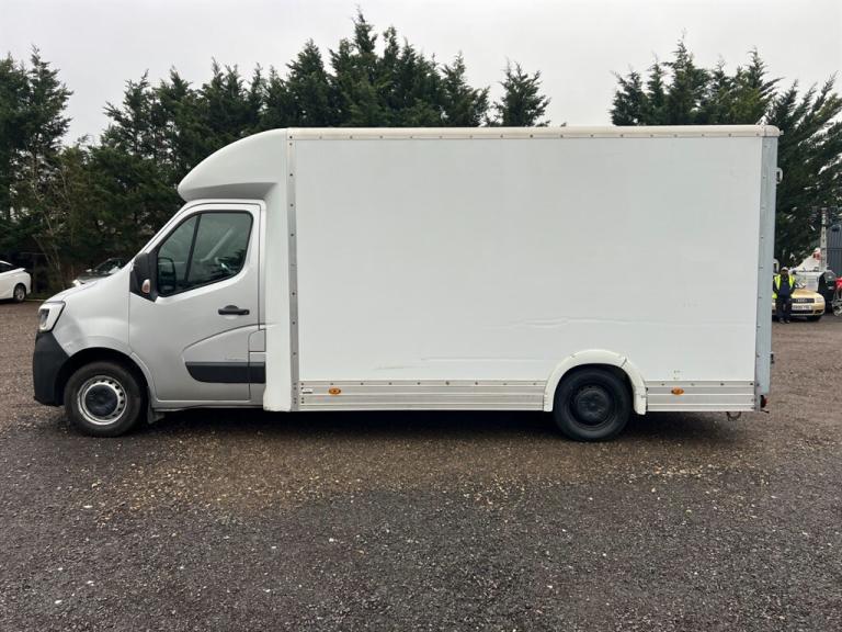 2022 Renault Master LOW LOADER 35 BUSINESS DCI Luton Van Diesel Manual