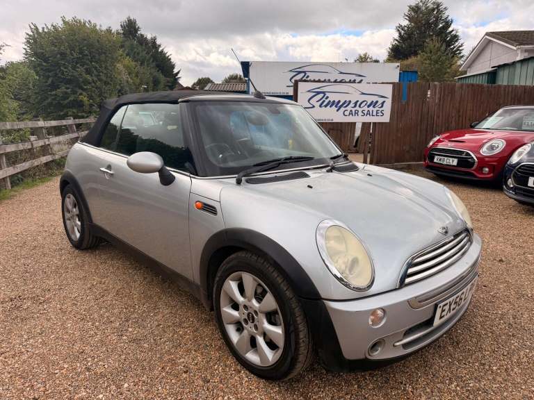 MINI CONVERTIBLE 1.6 Cooper Euro 3 2dr (silver) 2006