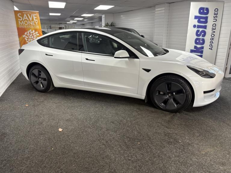 TESLA MODEL 3 Standard Range Plus 2021