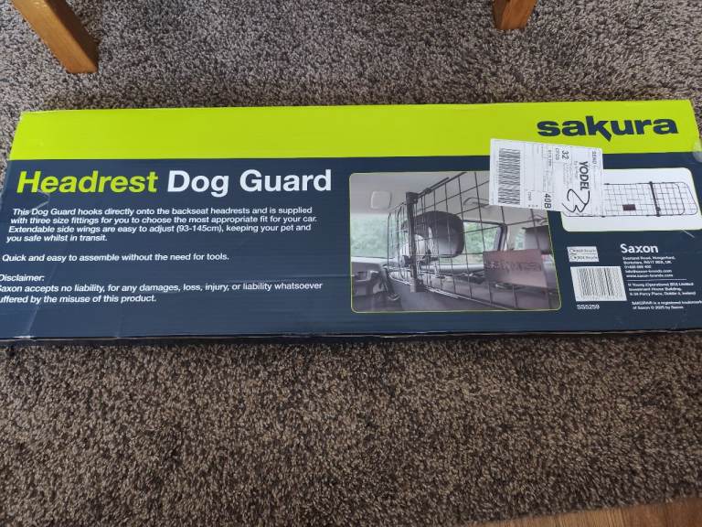 Headrest dog guard 