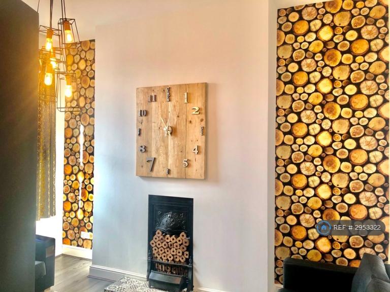 4 bedroom flat in High Street, Wavertree, Liverpool, L15 (4 bed) (#2953322)