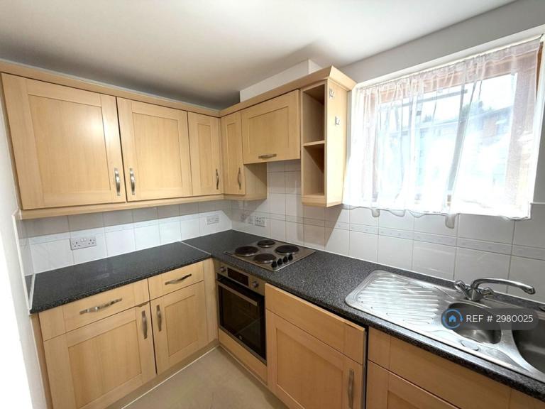 1 bedroom flat in Spottiswood Court, Croydon, CR0 (1 bed) (#2980025)