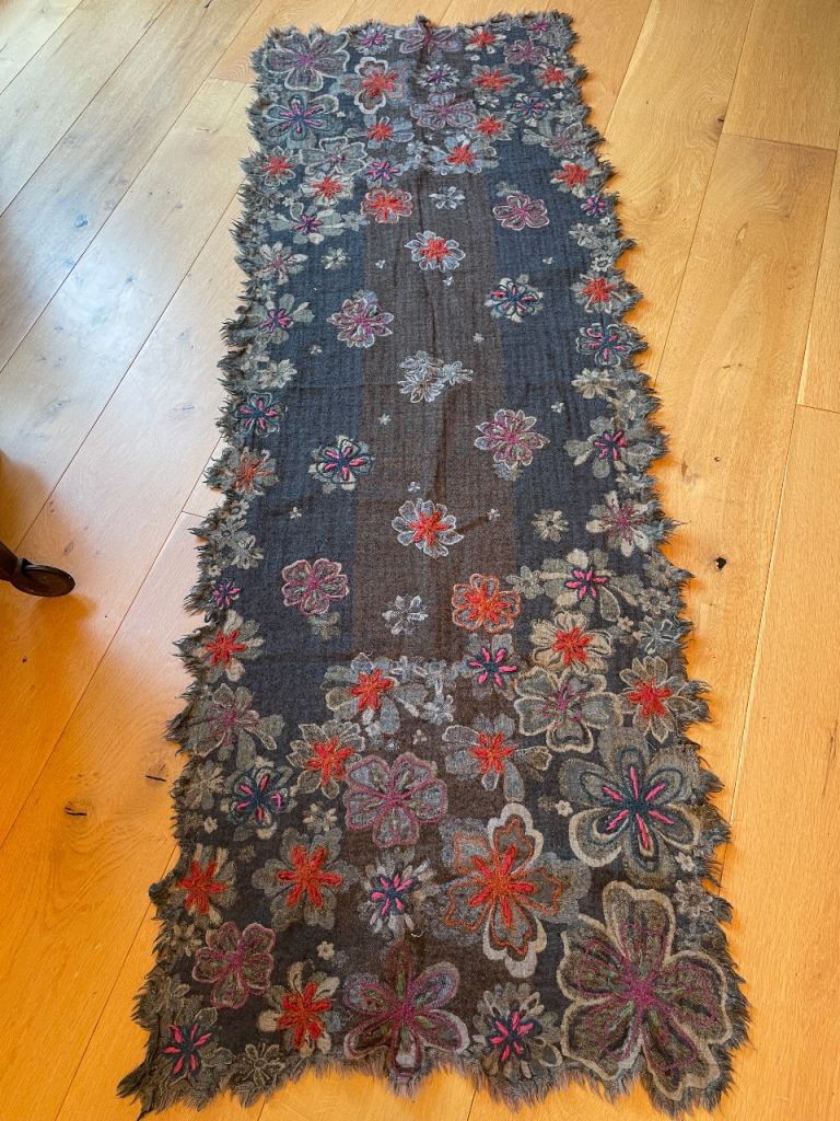 Luxurious 100% wool shawl 