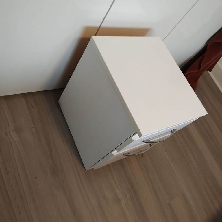 Draws 2x cabinets for £25