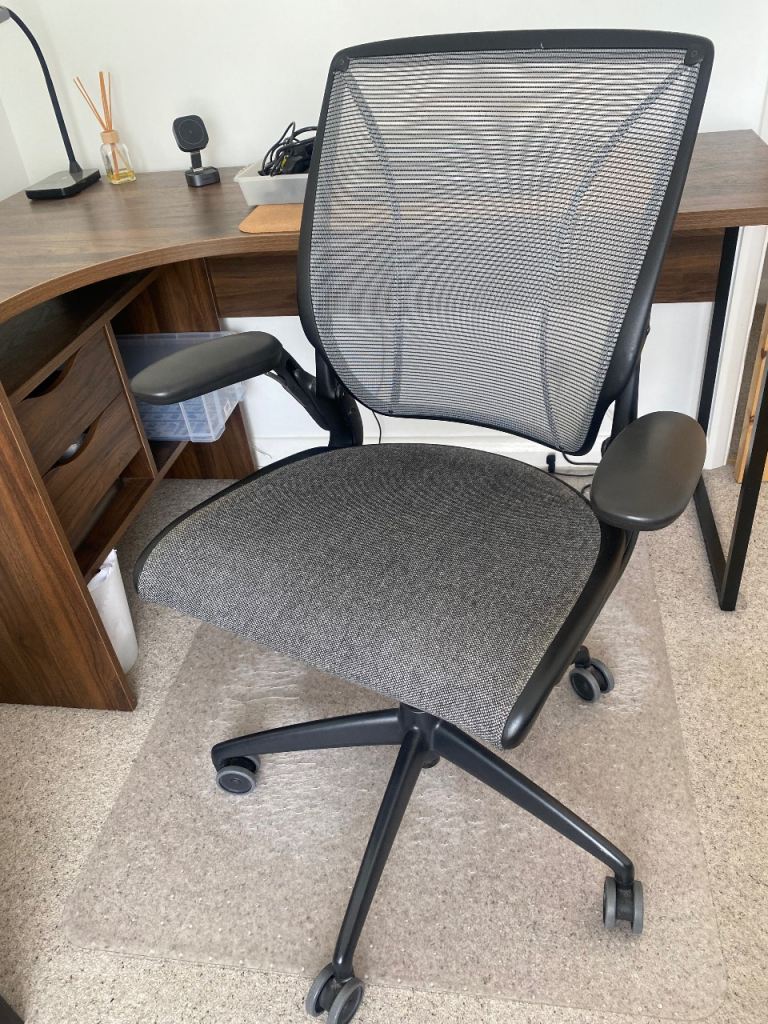Humanscale Ergonomic Office Chair – Grey, Good Condition