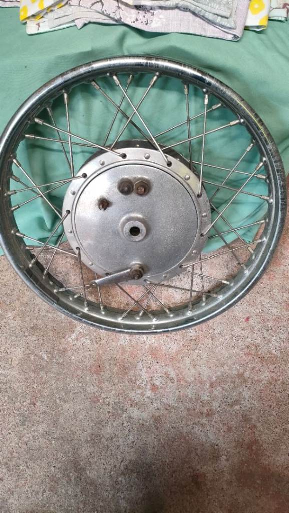 Norton Dominator 88/99 front wheel.