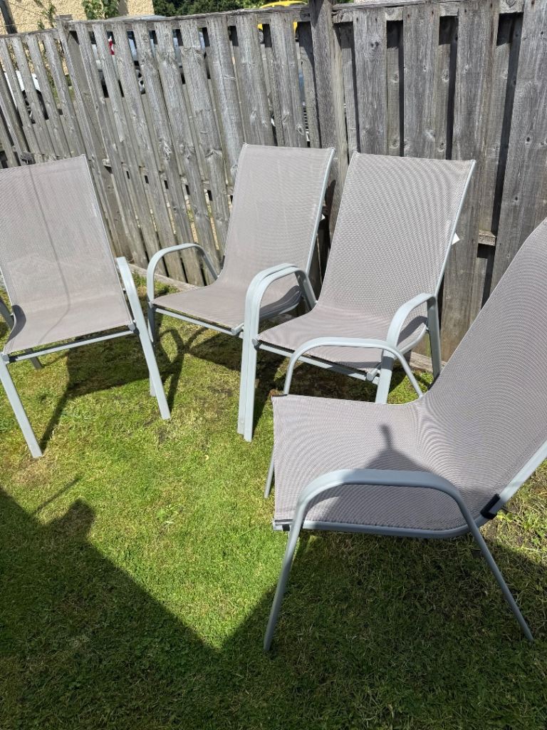 4 patio chairs