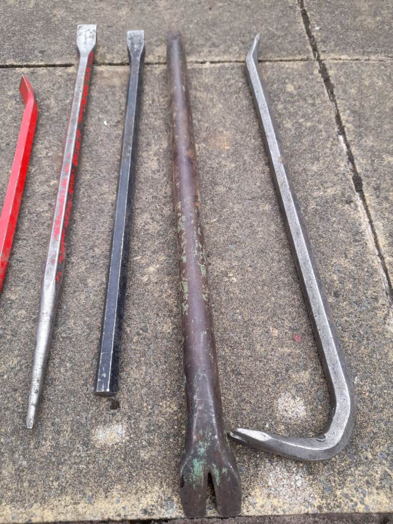 CROWBARS 5 ASSORTED FOR VARIOUS JOBS