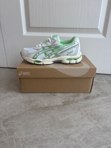 New Asics GEL-NYC 2055 Trainers - White/Menthol, Size 6 woman's