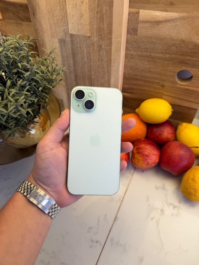 iPhone 15 - 128gb Green Unlocked